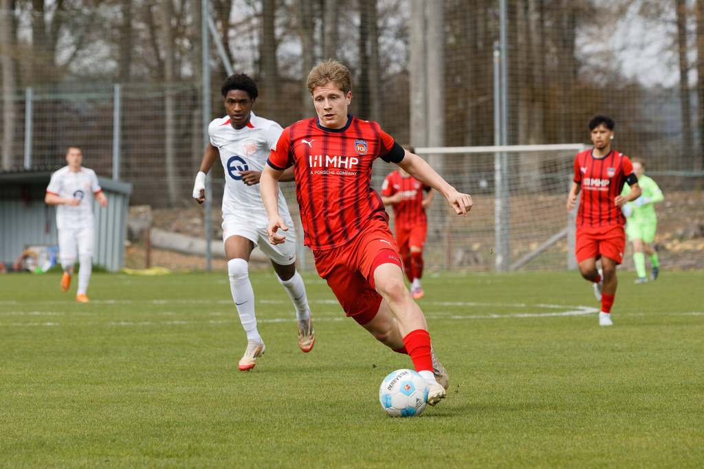 FCHOFK_260418_6-3 | 1.FC Heidenheim 1846 vs. Offenbacher Kickers, Fußball, U17, B-Junioren, NWL, U17-DFB-Nachwusliga, 2025/2026, 10. Spieltag, 18.04.2026 in Heidenheim, Walter-Birkhold-Jugendstadion (Foto: Michael Bulling) - Realisiert mit Pictrs.com