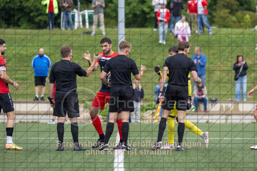 20250726_172905_0014 | #,TSV Bad Boll (rot/schwarz) vs. TSVGG Plattenhardt (blau/rot), Fussball, DB-Regio-WFW-Pokal - wfv, 1.Runde, Saison 2025/2026, Kunstrasenplatz, Erlengarten 37, 73087 Bad Boll, 26.07.2025 - 17:30 Uhr,Foto: PhotoPeet-Sportfotografie/Peter Harich