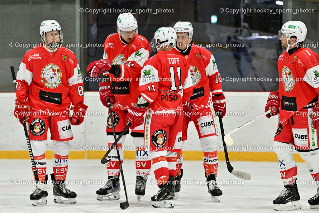 ESV Ferlach vs. UECR Eisbären Huben | #87 Piuk Tobias ESV Ferlach, #91 Alagic Adis ESV Ferlach, #11 Toff Nico ESV Ferlach, #10 Zusevics Zintis Nauris ESV Ferlach, #21 Kreuter David ESV Ferlach, ESV Ferlach vs. UECR Eisbären Huben, ESV Ferlach vs. UECR Eisbären Huben am 31.10.2025 in Ferlach (HTC Eishalle Ferlach), Austria, (Photo by Bernd Stefan)