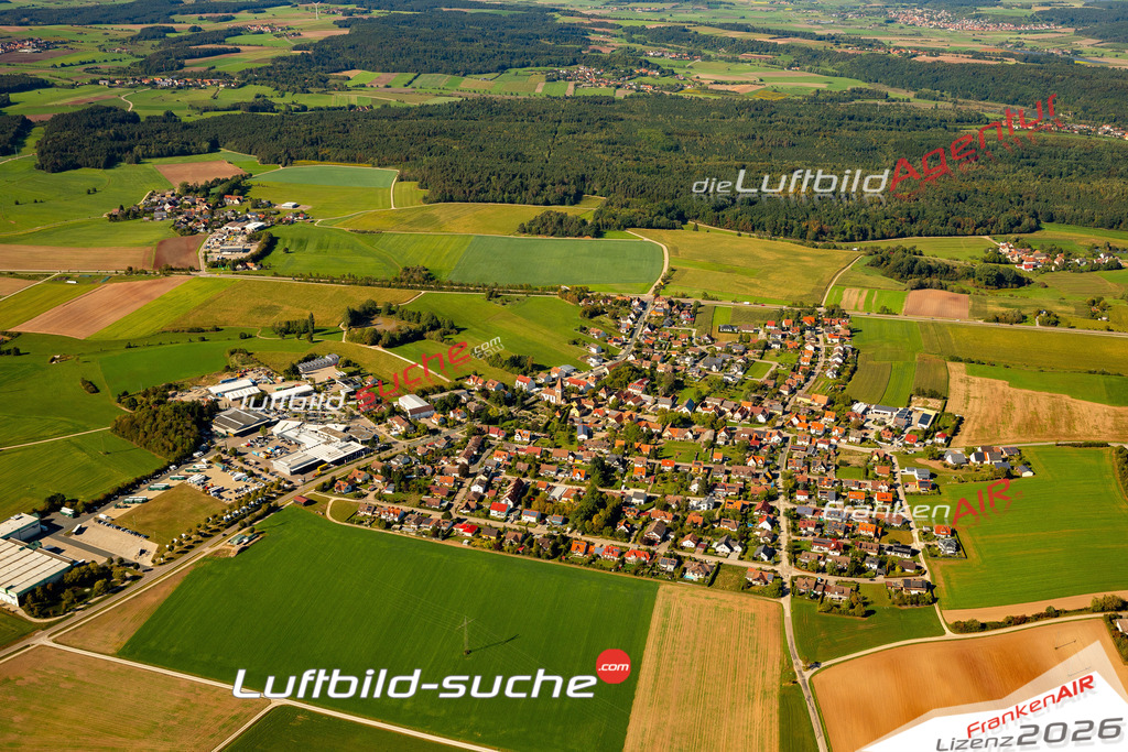 Das Luftbild zeigt : Elpersdorf Ansbach - Die Luftaufnahme wurde 2023 vom UL-Flugzeug aus erstellt ( keine Drohne ) - Hochauflösende Luftaufnahme - Für grossformatige Ausdrucke geeignet. Die Geschenkidee !Mit Lizenz und Bildrechte bestellbar