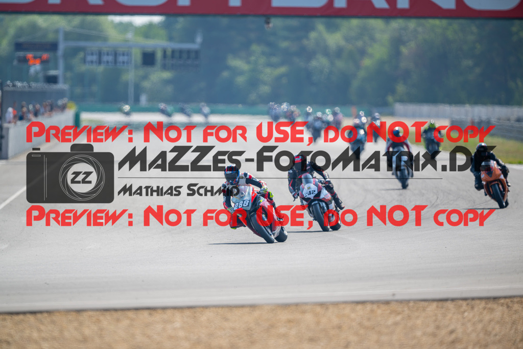 MaZZes-Fotomatrix-20260805-529263 | R1