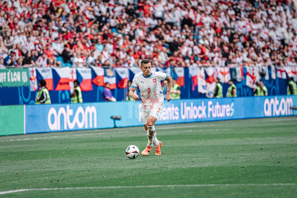 Fußball | Herren | UEFA-Fußball-Europameisterschaft 2024 | Gruppe B | Kroatien vs. Albanien | 19.06.2024 | Tomas Holes (#3, Tschechien) am Ball