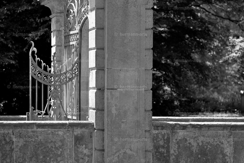 Hermann-Arts_Barockes Tor_059 | Photo Foto Kunst Art schwarzweiss Bilder Rheine Münster Berlin Blumen 