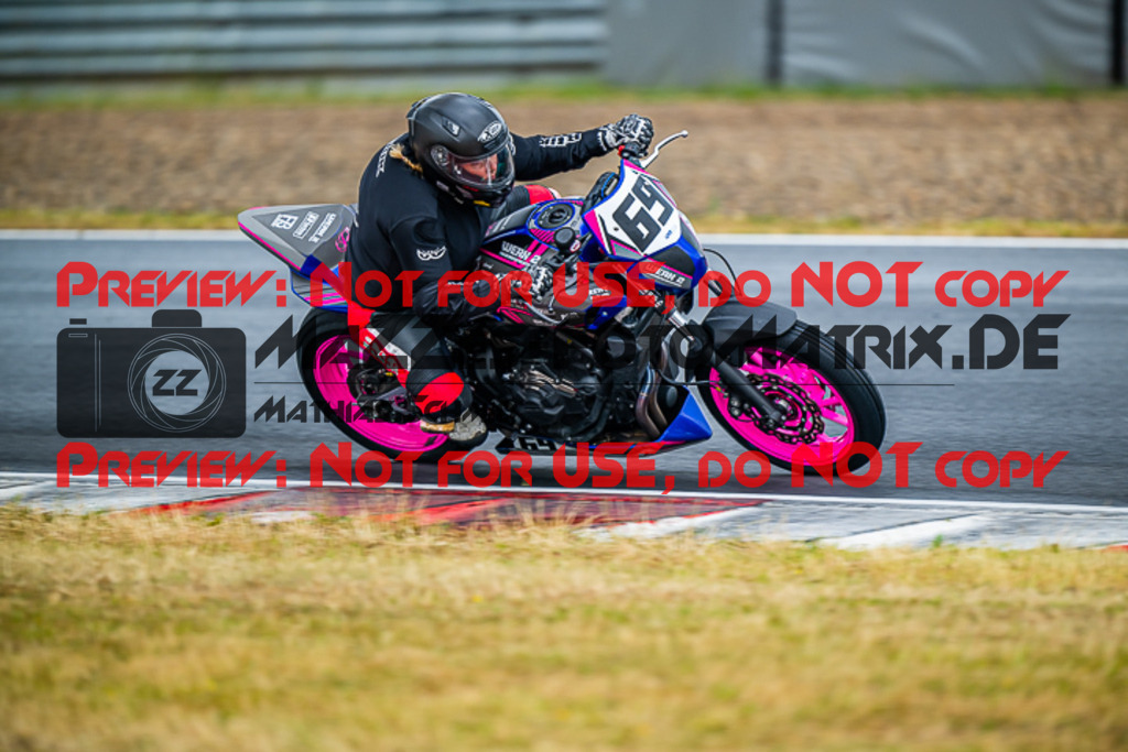 MaZZes_FotoMatrix_220625_7052 | TWINCUP