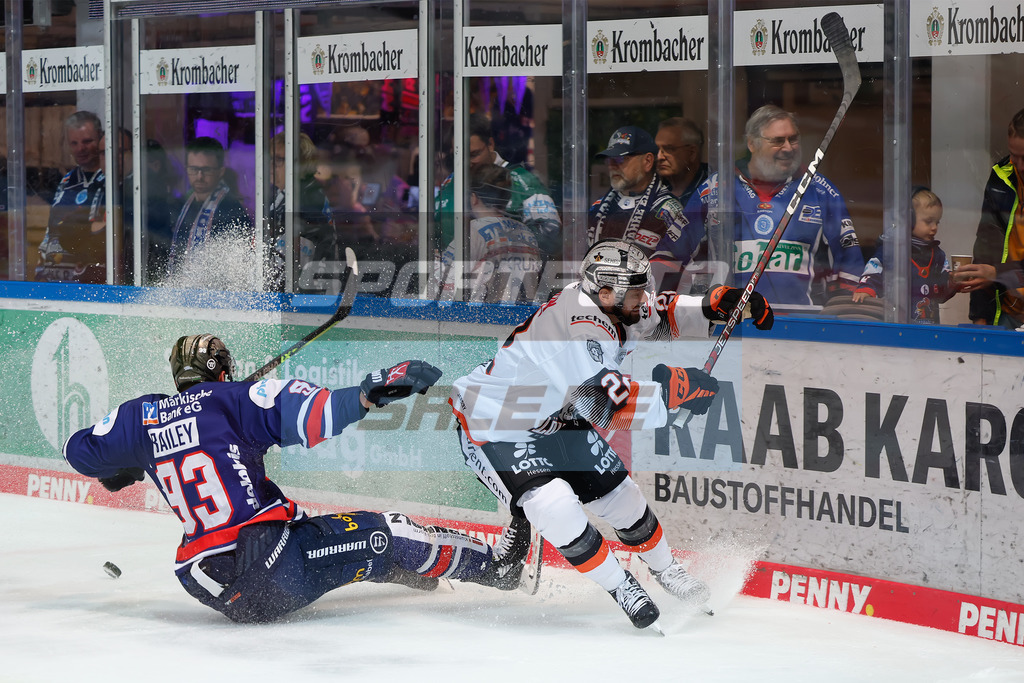 Iserlohn Roosters - Loewen Frankfurt | 
DEL: Iserlohn Roosters - Loewen Frankfurt - Realisiert mit Pictrs.com