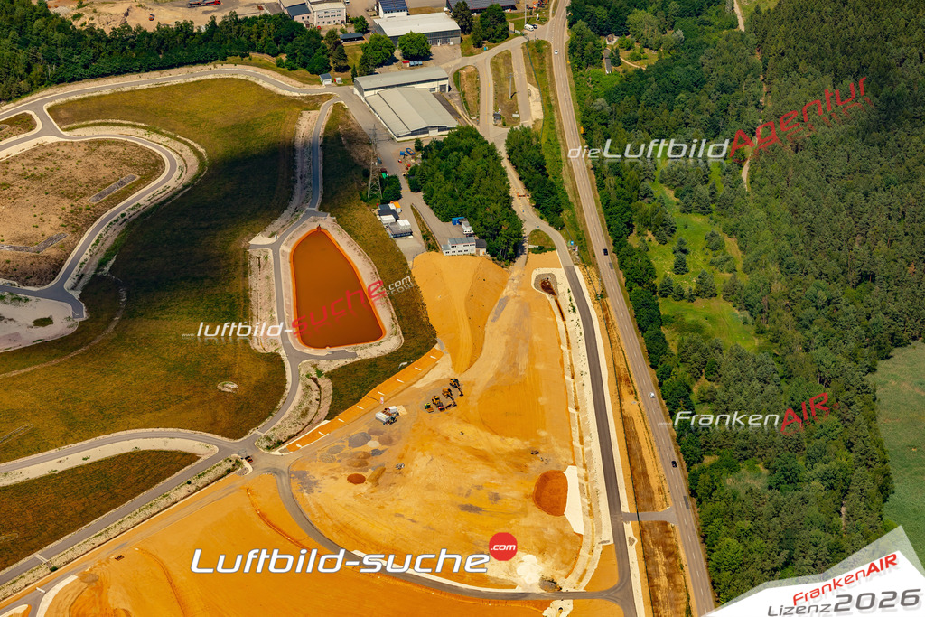 Das Luftbild der Stadt Wackersdorf wurde 2022 vom Flugzeug heraus erstellt (keine Drohnen-Aufnahmen) Aufnahmehöhe ca.450 Meter- hohe Bildauflösung und Druck-Qualität. Garantiert!