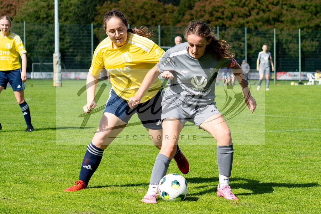20260906_RULSVK_0831 | Fußball, Frauen:   beim Spiel der Kreisliga zwischen SG Rulle/Haste vs. SV Kettenkamp am 06.09.2026 im Stavermann-Sportpark in Rulle/Wallenhorst, Deutschland.(Foto von Nico Paetzel) - Realisiert mit Pictrs.com