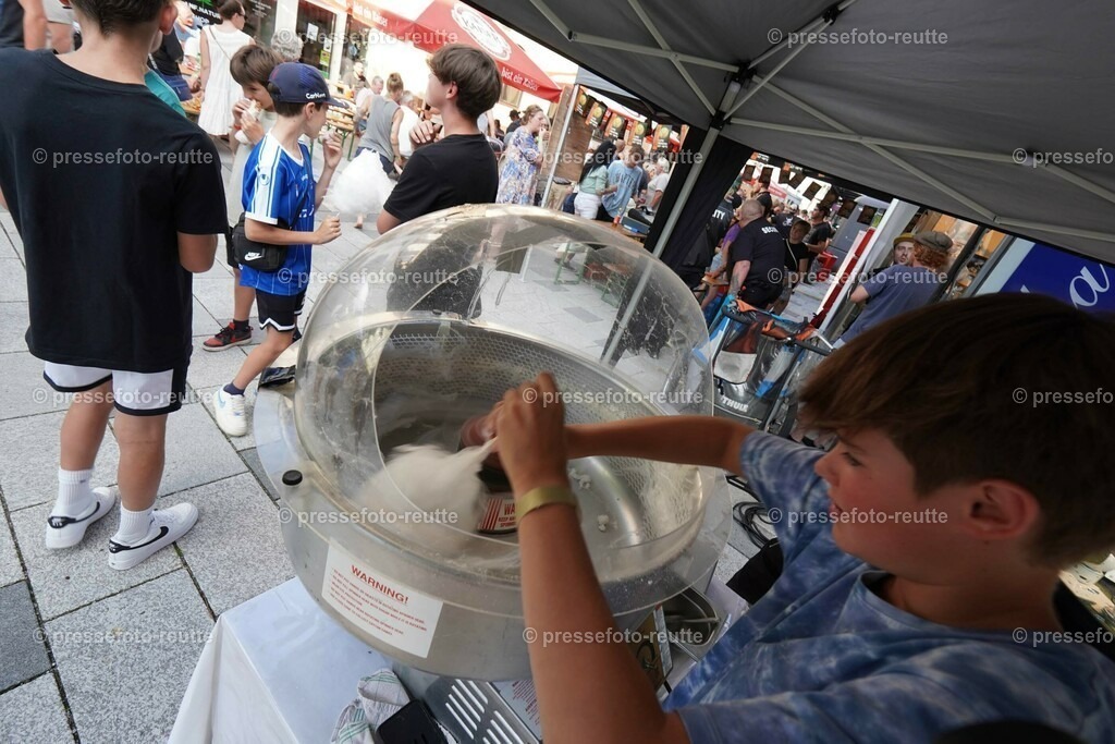 news-2023-Juli15-Marktfest_Reutte2-DSC01622 | Info aus dem Bezirk Reutte/Ausserfern Tirol sowie eine umfangreiche Bilddatenbank über die gesamte Region: Lechtal, Talkessel Reutte, Tannheimertal, Zwischentoren. Lech, Plansee, Zugspitze, Grenztunnel, B179, Fernpassstraße, Verkehr, Lawinen, Tradition, - Realisiert mit Pictrs.com