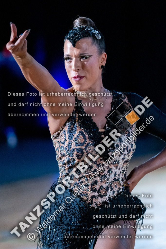 20250503-10129 | Hier finden Sie Tanz Bilder vom Latein und Standard Formationen tanzen. Sportbilder vom Tanzsport. Schöne Fotos und von Weltmeisterschaft, Europameisterschaft, Bundesliga, Regionalliga, Oberliga und Landesliga sowie von GOC Stuttgart, DanceComp, WM Bremen