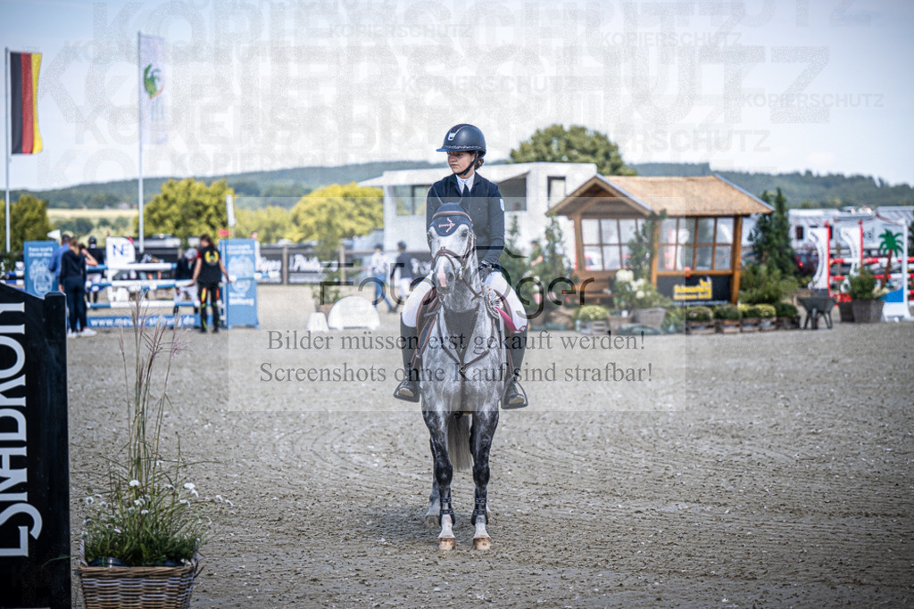 DOS_2800 | Entdecke hochwertige Reitturnierfotos von Foto Oger. Professionell, emotional und authentisch – jetzt Lieblingsmomente im Shop bestellen.Deutschlandweite Turnierfotografie. - Realisiert mit Pictrs.com