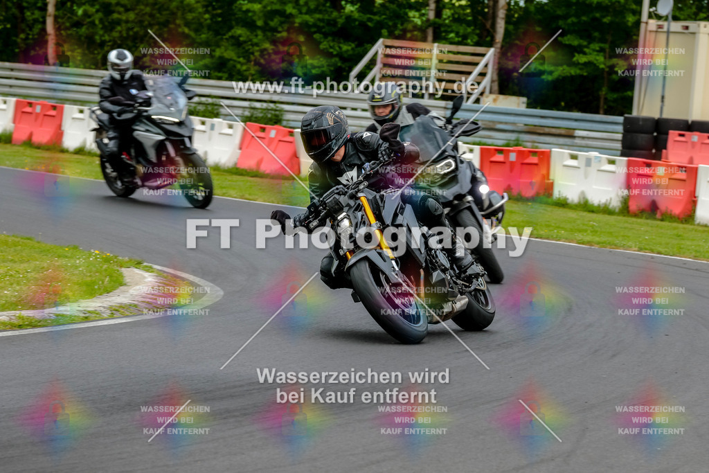 MotoTeamVBK-20263 | Hier findet Ihr Bilder von Touristenfahrten auf der Nürburgring Nordschleife oder von anderen Veranstaltungen die ich besucht habe. Viel Spass beim Durch Schauen 