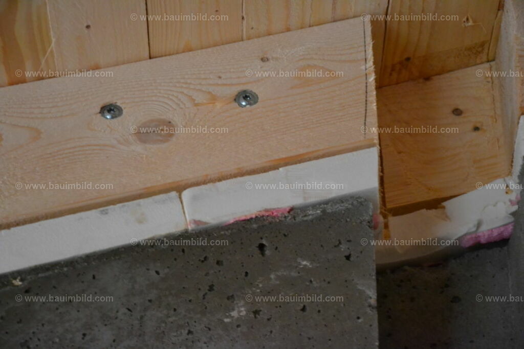 bib-lg09-holzbau-0172 | Nach LV-Leistungsgruppen sortierte Detailfotos über den Bau eines Hauses. Alle Hausbau-Bilder direkt vom Urheber und Autor der Website Haus-Selber-Bauen.com