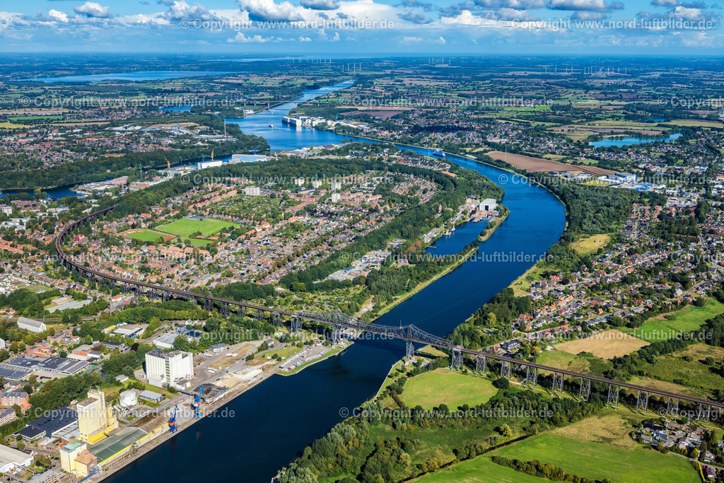 Rendsburg_Rendsburger_Hochbrücke_Nord_Ostsee_Kanal_ELS_2396200922 (9) | OSTERRöNFELD 20.09.2022 Viadukt des Bahn- Brückenbauwerk zur Streckenführung der Bahn- Gleise An der Hochbrücke über den Nord-Ostsee-Kanal in Osterrönfeld im Bundesland Schleswig-Holstein. // Viaduct of the railway bridge structure to route the railway tracks in Osterroenfeld in the state Schleswig-Holstein. Foto: Martin Elsen