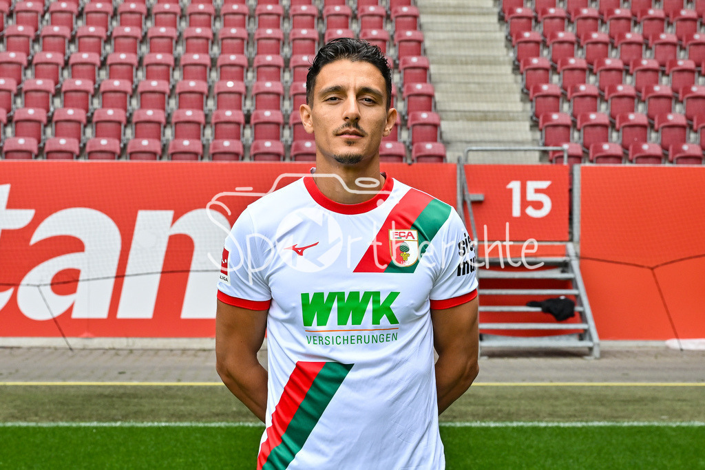 FC Augsburg 2025/26 | Dimitrios GIANNOULIS / Einzelfoto / Freisteller / Media Day FC Augsburg: WWK-Arena am 06.08.2025