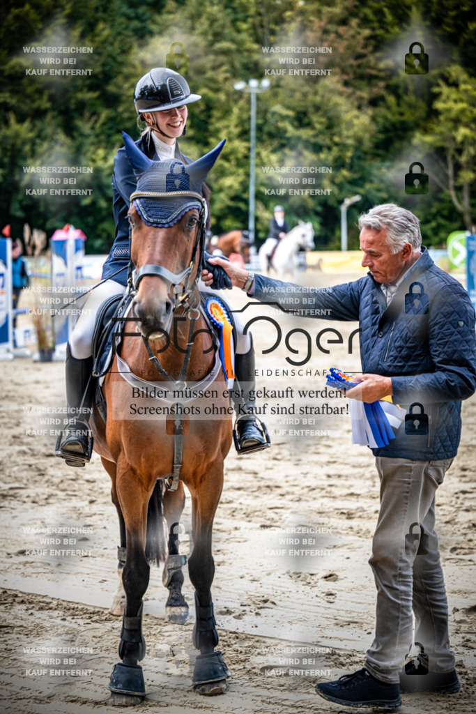 2026-09---Waldhof-11-0004 | Entdecke hochwertige Reitturnierfotos von Foto Oger. Professionell, emotional und authentisch – jetzt Lieblingsmomente im Shop bestellen.Deutschlandweite Turnierfotografie. - Realisiert mit Pictrs.com