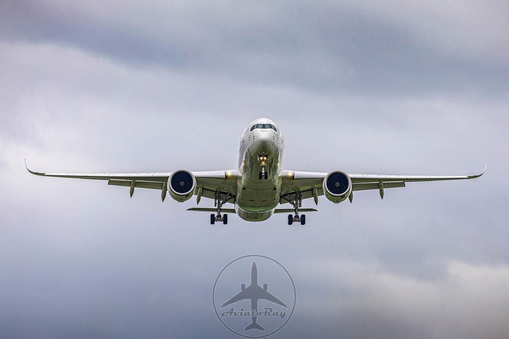 LH477-A359-D-AIVA-YVR-MUC-20250602-6-2-topaz-sharpen-denoise | Browse breathtaking aviation photography and order high-quality prints from AviatoRay's gallery. Perfect for enthusiasts and collectors. - Realisiert mit Pictrs.com