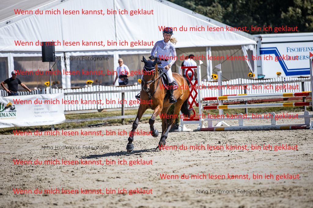 BK1A5211 | Turnierbilder Turnierfotos Nina Hüffmann Turnierfotografie Pferdefotografie Tierzeichnung Haustierzeichnung Pferdezeichnung Hundezeichnung Videograf  - Realisiert mit Pictrs.com