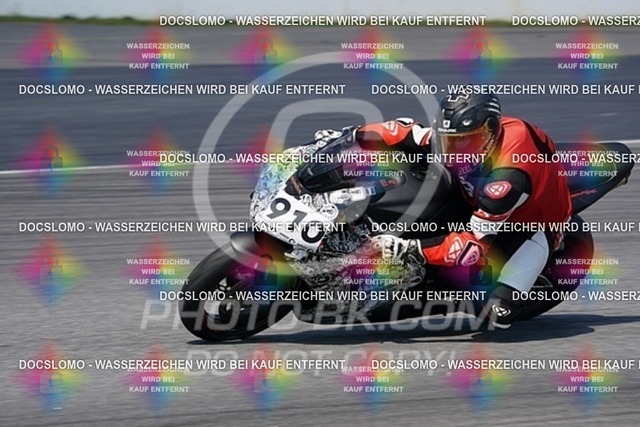 2022_05_09_PBK_13552 | Sportfotografie; SlowMotion; Video; Rennstrecke; Hafeneger; Speer; Racing; RSE; BMW; CBO; Trackday; Motorsportarena; Hockenheimring; Brno; Most; Barcelona; Valencia