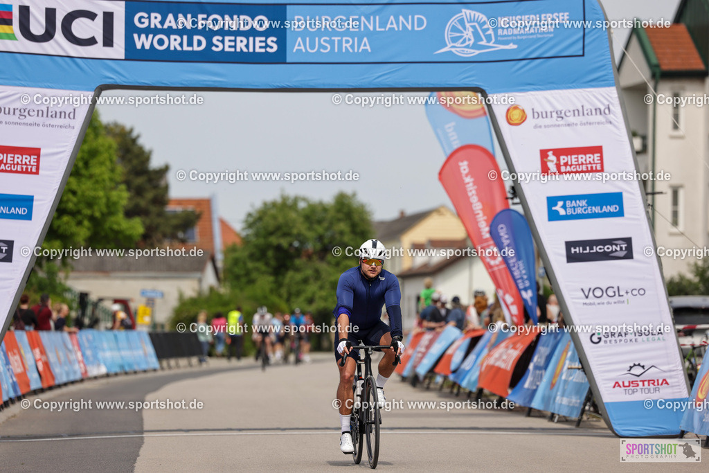 VJ__9264 | Neusiedlersee Radmarathon 2026@sportshot_your_pictrs #yourpictures#roadtowm2029 #nrm #neusiedlerseeradmarathon #neusiedlersee #neusiedlerseetourismus #burgenland #mörbisch #nrm26 #burgenlandtourismus #voglundco #poweredbyburgenlandtourismus #radsport #rad #marathon #ucigranfondo #visitburgenland #ucigranfondoworldseries