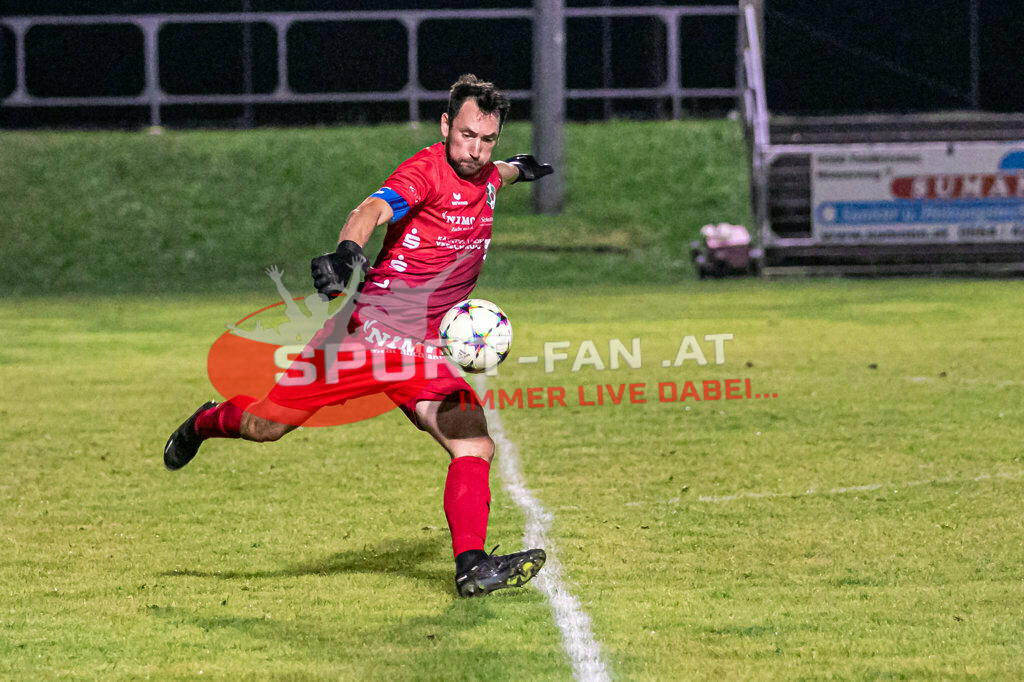 SV Feldkirchen - SC Launsdorf 2-1, Unterliga Ost | Hans Thamer (SV Feldkirchen, K #1) SV Feldkirchen - SC Launsdorf 2-1 am 23.08.2023 in Feldkirchen
(Modehaus NIMO Arena), Austria, (Photo by Ernst Krawagner sport-fan.at) - Realisiert mit Pictrs.com