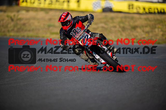 MaZZes_FotoMatrix_220813_1850 | UE40