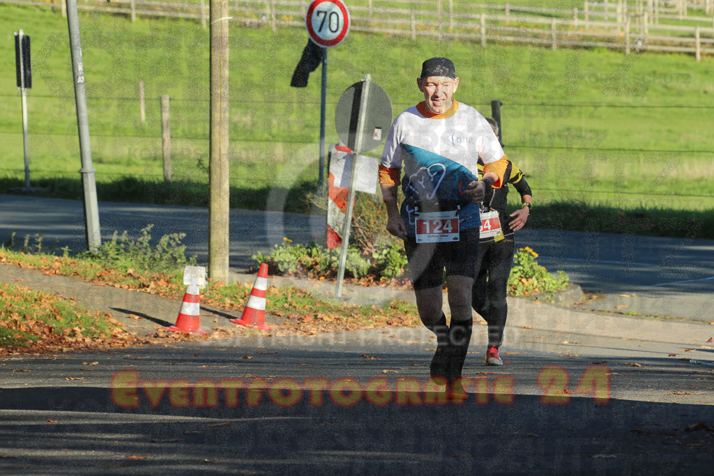 221113_1359_EX1_9956 | Sportfotografie im Rhein-Sieg Kreis, Köln, Bonn, NRW, Rheinland Pfalz, Hessen, etc. Unser Tätigkeitsfeld umfasst den Laufsport vom Volkslauf über den Marathon, Duathlon, Triathon bis zum Ultralauf wie Kölnpfad Ultra oder Schindertrail.