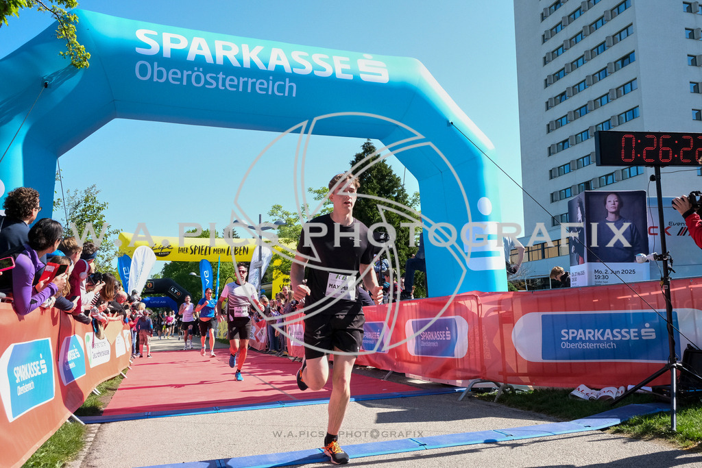 ..... | LINZ,AUSTRIA,27.April 24, Int. 3 Brückenlauf Linz  , Image shows: Photo: WAPICS / Michael ring