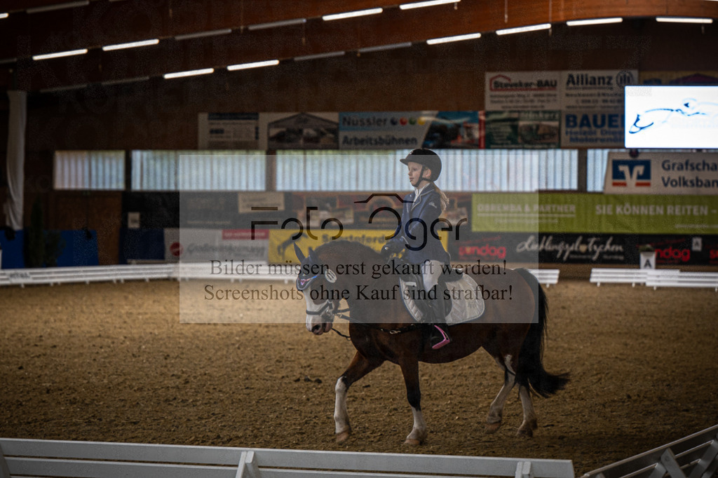 DOS_0440 | Entdecke hochwertige Reitturnierfotos von Foto Oger. Professionell, emotional und authentisch – jetzt Lieblingsmomente im Shop bestellen.Deutschlandweite Turnierfotografie. - Realisiert mit Pictrs.com