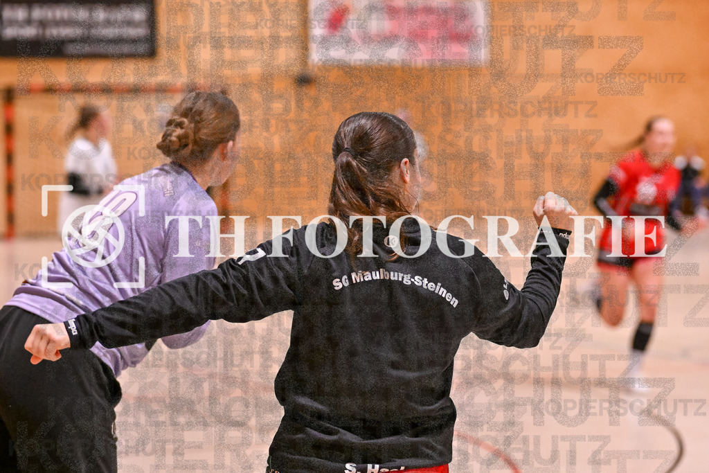 GER, SG Maulburg/Steinen - HSG Dreiland, Frauen-Handball, Oberliga Suedbaden, 3. Spieltag, Saison 2024/2025, 12.10.2024 | Zoe Zscherper (SG Maulburg/Steinen, #18), Sharena Hasler (SG Maulburg/Steinen, #77)GER, SG Maulburg/Steinen - HSG Dreiland, Frauen-Handball, Oberliga Suedbaden, 3. Spieltag, Saison 2024/2025, 12.10.2024Foto: TH Fotografie/Thomas Hess