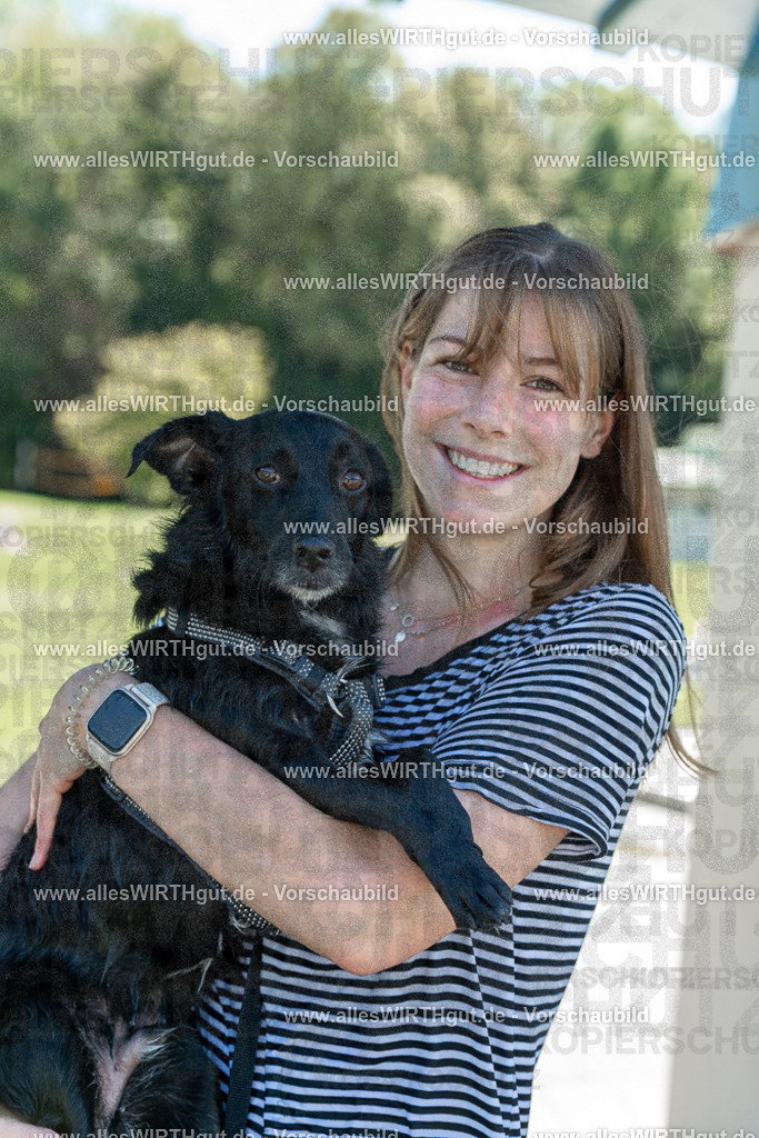 Hundeschwimmen_Volksbad_2026-allesWIRTHgut_Tierfotografie-2609061300-121006-7R500396 | Professionelle Tierfotografie in Mönchengladbach von Daniel Wirth (allesWIRTHgut). Liebevolle & natürliche Bilder von Hunden & Katzen für unvergessliche Erinnerungen.