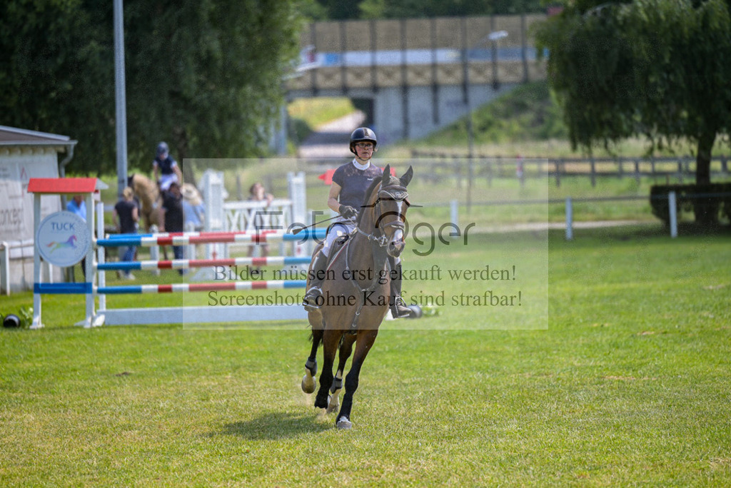 Reitturnier Voxtrup | Entdecke hochwertige Reitturnierfotos von Foto Oger. Professionell, emotional und authentisch – jetzt Lieblingsmomente im Shop bestellen.Deutschlandweite Turnierfotografie. - Realisiert mit Pictrs.com