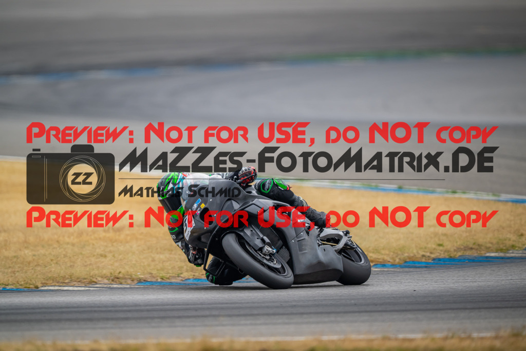 MaZZes-Fotomatrix-20260809-578759 | R1