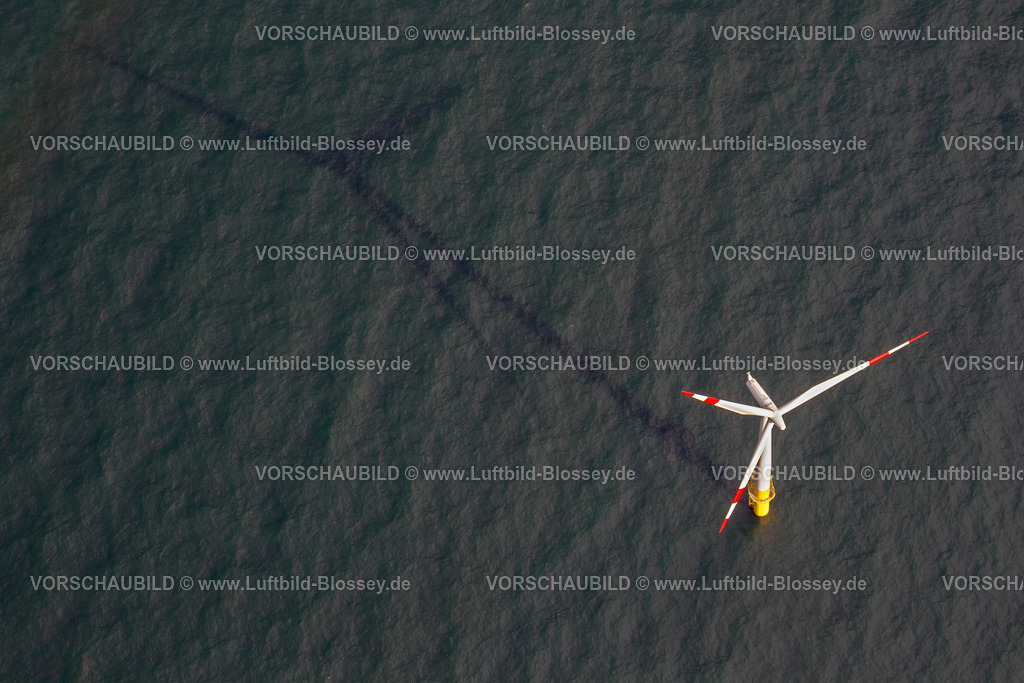 Zingst12082466OffShoreWindkraft | Windpark EnBW Baltic 1, Offshore-Windpark in der Ostsee vor der Küste Mecklenburg-Vorpommerns, nördlich der Halbinsel Fischland-Darß-Zingst, Windkraftanlage mit Schatten, Wolkenschatten,  Windkraftwerk, Windenergie , Darßer Ort, Ostsee, Mecklenburg-Vorpommern, Deutschland, Europa