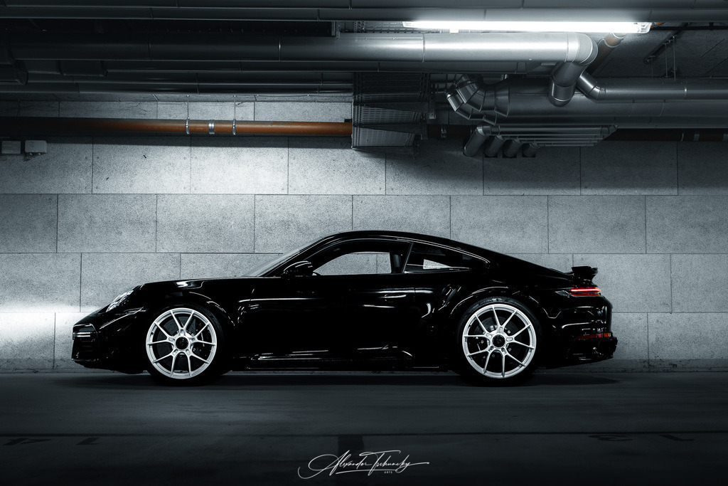 911 Turbo 992 | Entdecken Sie die faszinierende Welt von Alexander Tschuncky Arts: Kreative Fotografie, atemberaubende Automobilkunst und hochwertiger Bilderdruck. Lassen Sie sich inspirieren! - Realisiert mit Pictrs.com