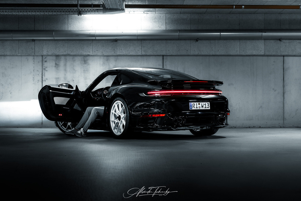 911 Turbo 992 | Entdecken Sie die faszinierende Welt von Alexander Tschuncky Arts: Kreative Fotografie, atemberaubende Automobilkunst und hochwertiger Bilderdruck. Lassen Sie sich inspirieren! - Realisiert mit Pictrs.com