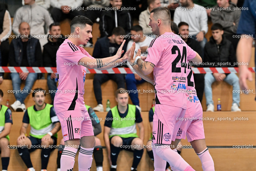 Carinthia Flamengo Futsal Club vs. LPSV-K | Jubel Carinthia Flamengo Mannschaft, #72 Armin Kahvedzic Carinthia Flamengo, #24 Zoran Vukovic Carinthia Flamengo, Carinthia Flamengo Futsal Club vs. LPSV-K, Carinthia Flamengo Futsal Club vs. LPSV-K am 03.11.2024 in Klagenfurt (Ballspielhalle Viktring), Austria, (Photo by Bernd Stefan)