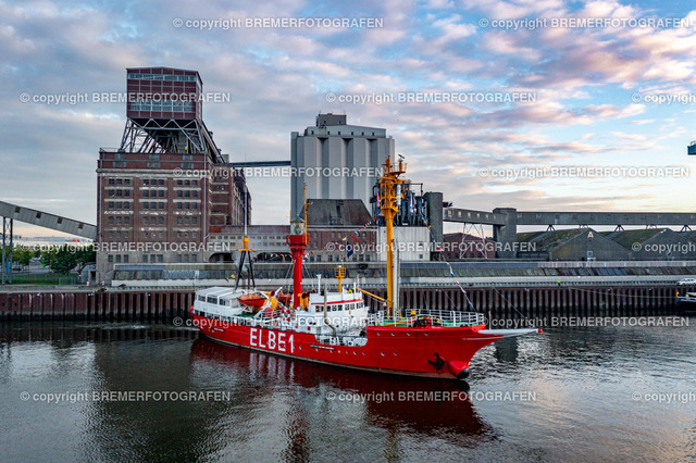 DJI_0105 | 30.09.2022 Drohnenaufnahmen Dt. Schifffahrtstag 2022 Bremen Wendebecken / Weser