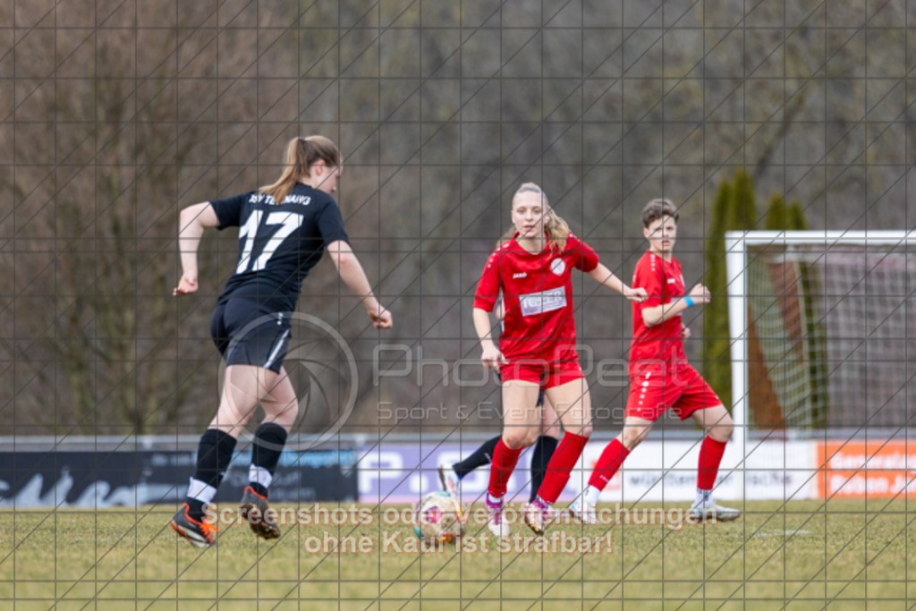 20250223_133539_0251 | #,1.FC Donzdorf (rot) vs. TSV Tettnang (schwarz), Fussball, Frauen-WFV-Pokal Achtelfinale, Saison 2024/2025, Rasenplatz Lautertal Stadion, Süßener Straße 16, 73072 Donzdorf, 23.02.2025 - 13:00 Uhr,Foto: PhotoPeet-Sportfotografie/Peter Harich