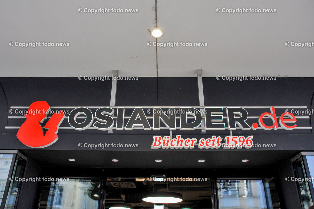 Deutschland_ Baden-Wuerttemberg_ Esslingen am Neckar_ 06.01.2025-17 | 06.01.2025, Deutschland, GER, Baden-Wuerttemberg, Esslingen am Neckar, im Bild Themenbild, Stadtansichten, Osiander, Buchhandlung, Buecher, Lesestoff, Zeitschriften, Onlinehandel, Waren, Handel, Einzelhandel, Schild, Logo, Feature, Symbolbild
