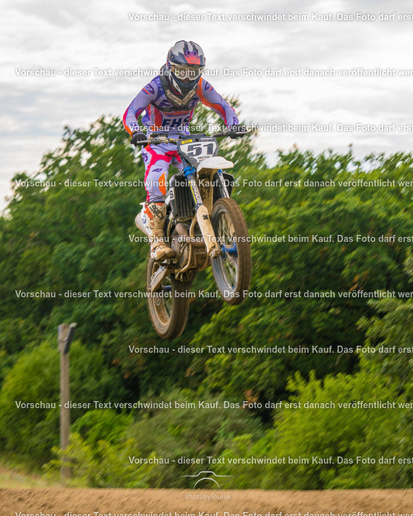 09_21_LM_Schenkenhorst-2654 | Sportfotografin aus Berlin-Brandenburg mit Fokus auf Motocross. Ich halte deine sportliche Leistung und echte Emotionen auf und neben der Strecke professionell fest. Entdecke die Fotos von deinem Rennen und bestelle sie direkt hier im Shop.