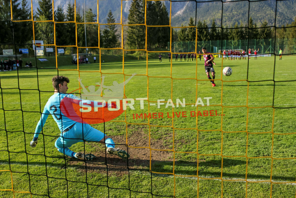 AUSTRIA U15 - MEXICO U15 | CHRISTIAN ZAWIESCHITZKY (Austria #21) Jared Napoles (Mexico #13) ; AUSTRIA U15 - MEXICO U15 am 29.04.2022 in Arnoldstein
(Sportplatz), AUSTRIA, (Photo by Ernst Krawagner sport-fan.at) - Realisiert mit Pictrs.com
