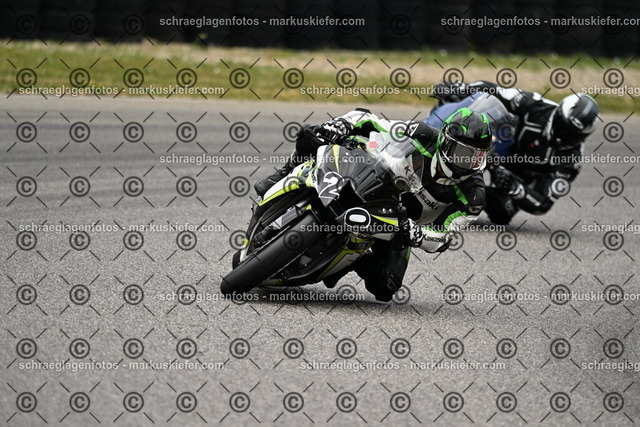 25bt02-0415 | markuskiefer.com - Realisiert mit Pictrs.com