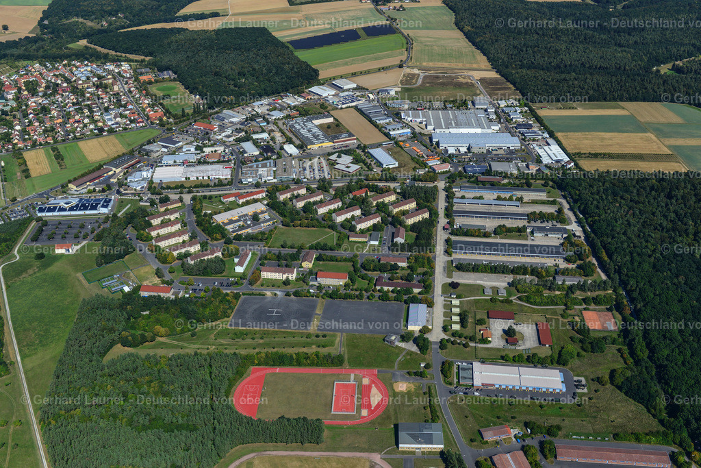 3650022 | GADHEIM 31.08.2016 Gewerbegebiet und Firmenansiedlung  in Gadheim im Bundesland Bayern, Deutschland // Industrial estate and company settlement  in Gadheim in the state Bavaria, Germany Foto: Gerhard Launer