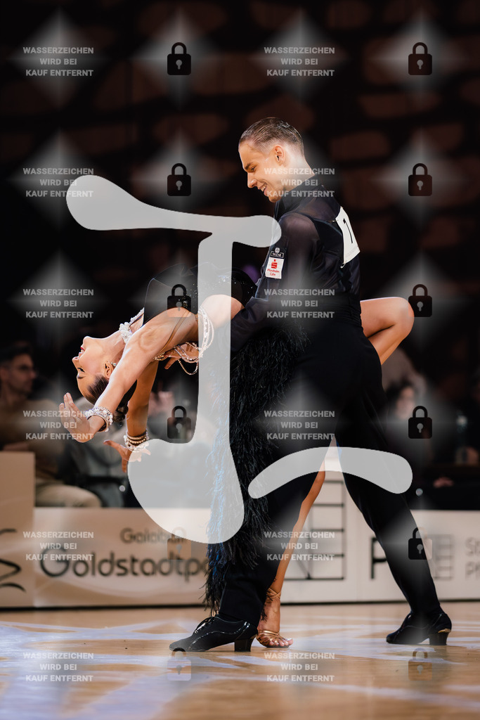 Goldstadtpokal 2025 - WDSF World Open Latin 24th (7) Yevgen Golovchenko _ Evita Badt (Schwarz Weiß Club Pforzheim)-2025-01-25-7960 | Webshop for digital downloads and prints of dance sport, event & show photographer Julian Link - Realisiert mit Pictrs.com
