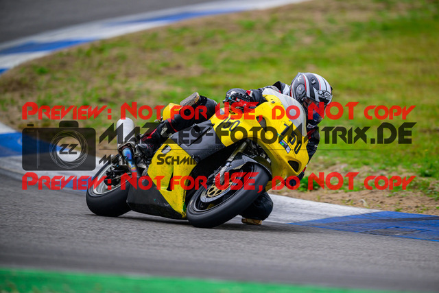 MaZZes_Fotomatrix_20250421_6007705_7040 | WEISS