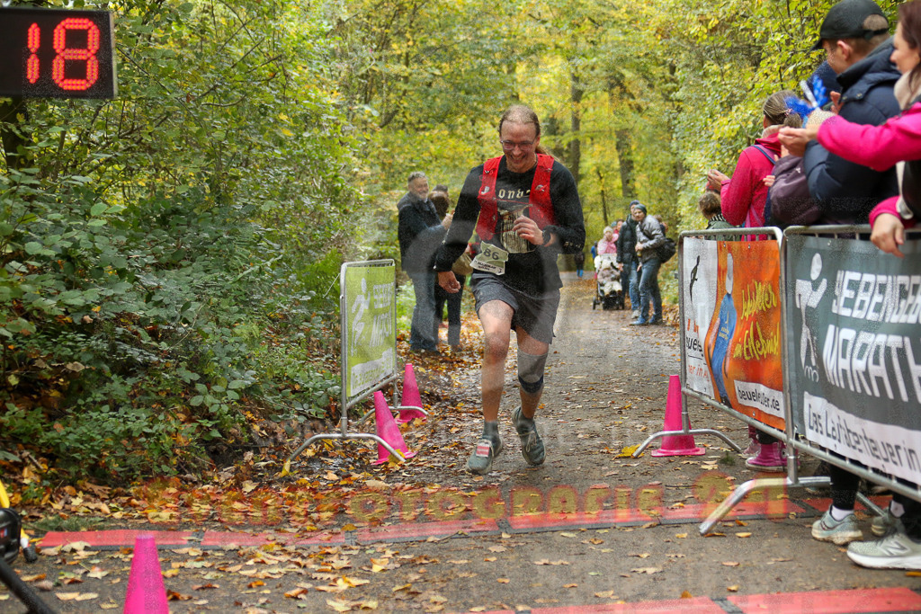 251026_1310_EX1_2747 | Sportfotografie im Rhein-Sieg Kreis, Köln, Bonn, NRW, Rheinland Pfalz, Hessen, etc. Unser Tätigkeitsfeld umfasst den Laufsport vom Volkslauf über den Marathon, Duathlon, Triathon bis zum Ultralauf wie Kölnpfad Ultra oder Schindertrail.