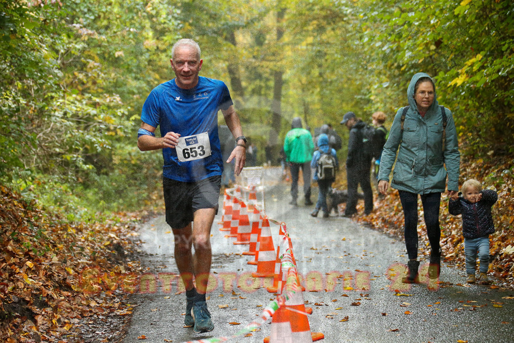 241027_1238_EX1_4473 | Sportfotografie im Rhein-Sieg Kreis, Köln, Bonn, NRW, Rheinland Pfalz, Hessen, etc. Unser Tätigkeitsfeld umfasst den Laufsport vom Volkslauf über den Marathon, Duathlon, Triathon bis zum Ultralauf wie Kölnpfad Ultra oder Schindertrail.