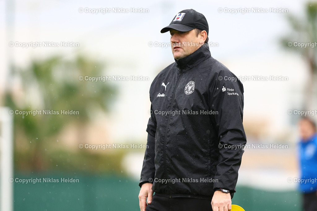 NH_HolsteinKiel_Trainingslager2026Algorfa_05012026 | Sven Boy (Co-Trainer, Holstein Kiel U23) ist bei den Profis im Trainingslager dabei.Fußball I Herren I 2. Bundesliga I Saison 2025-2026 I Trainingslager I Holstein Kiel I 05.01.2026 I Algorfa, Spanien