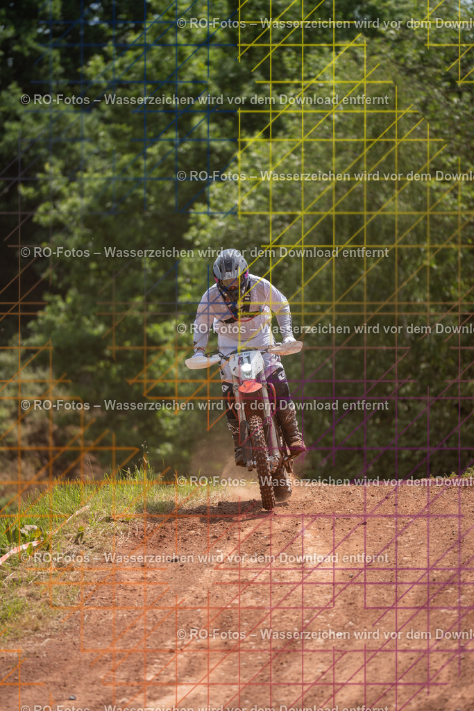 Wolfshausen 5 Lauf -244 | Sportfotografie von RO-Fotos: Motorsport, Motocross, Enduro, Laufveranstaltungen und Triathlon. Professionelle Fotos von Sportlern und Events. - Realisiert mit Pictrs.com