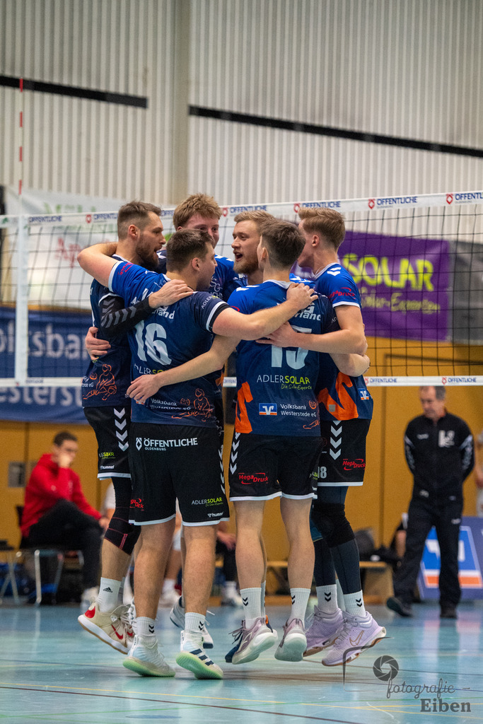 VSG Ammerland-Oldenburger TB | Regionalliga; VSG Ammerland (blau)-Oldenburger TB (weiß) am 18.01.2025 in Bad Zwischenahn (Sporthalle Schilldestraße ), Photo: Philip Eiben 2025 - Realisiert mit Pictrs.com